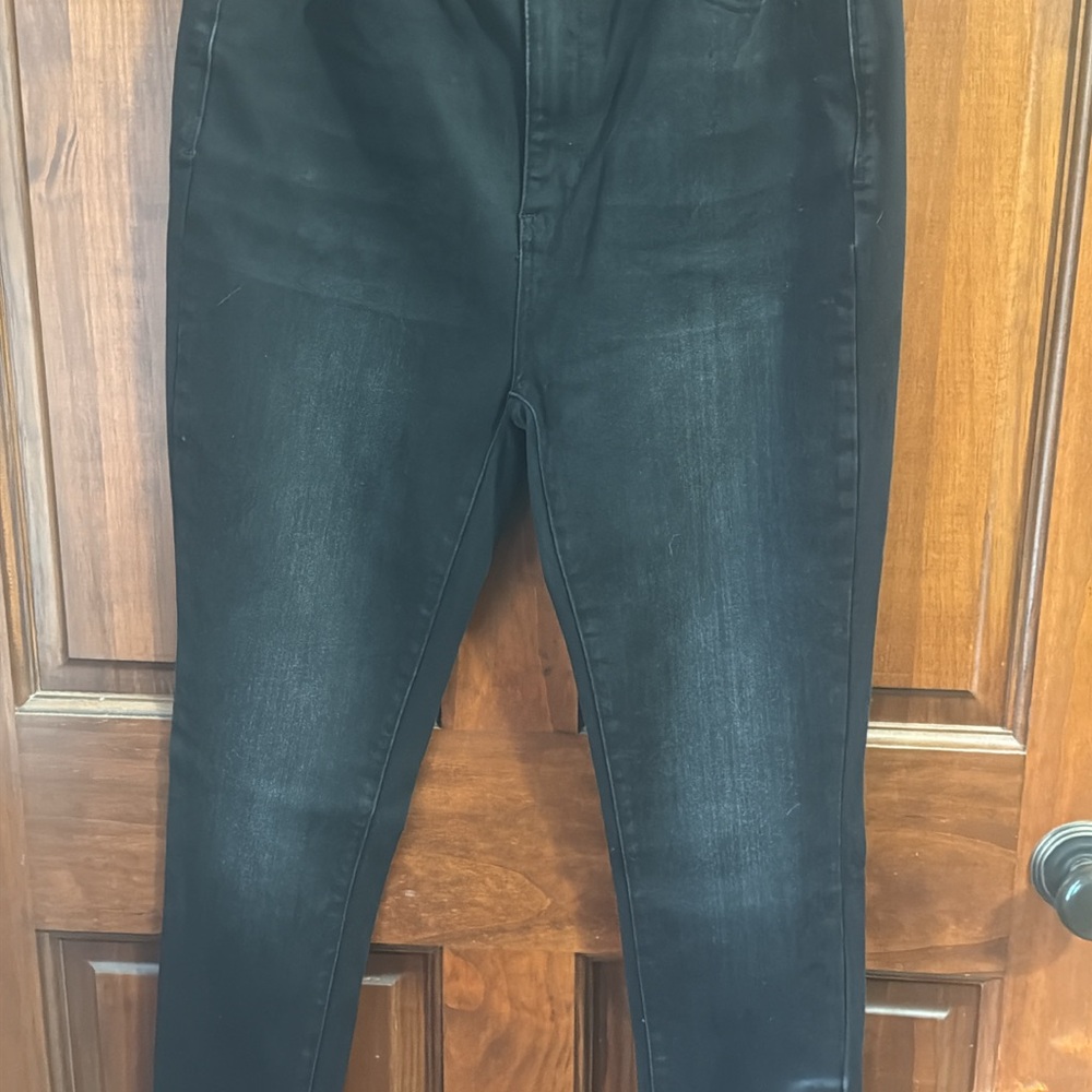 Judy Blue Dark Charcoal Skinny Jeans